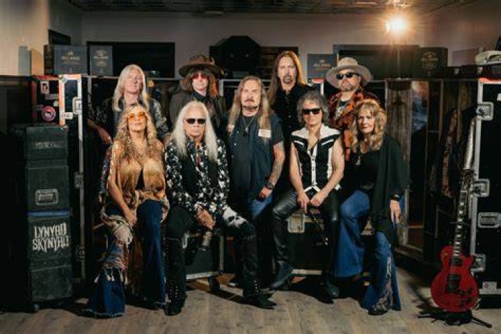 Lynyrd Skynyrd Say Goodbye To Hometown With Friends Jason Aldean & Kid Rock